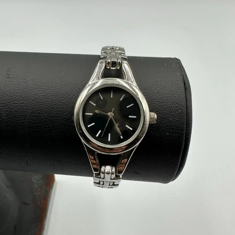 3/$30 Women Watch Silver Tone Round Black Dial Classic Minimalist 6.75